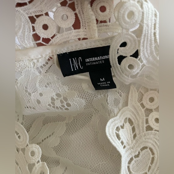 Inc International Concepts White Lace Robe in size medium - Picture 11 of 14